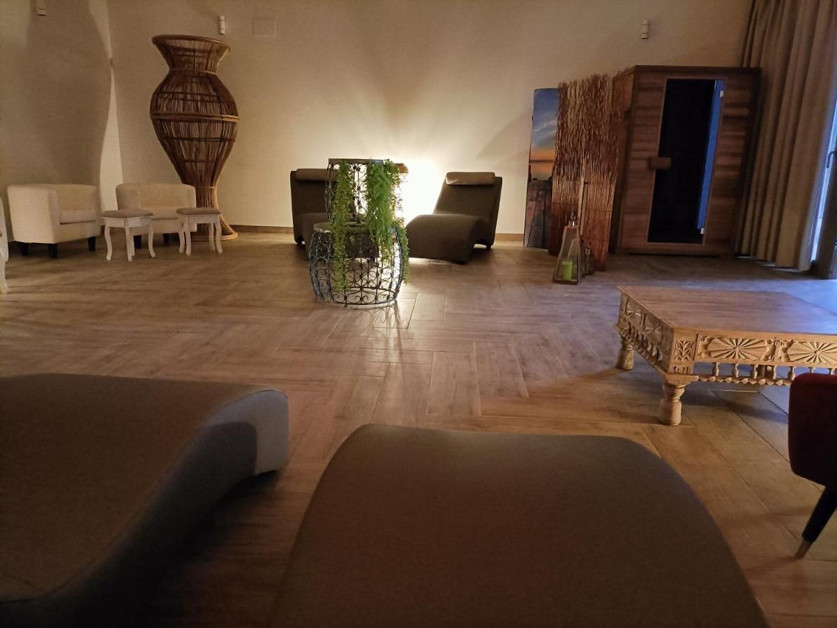Artmonia Hotel
